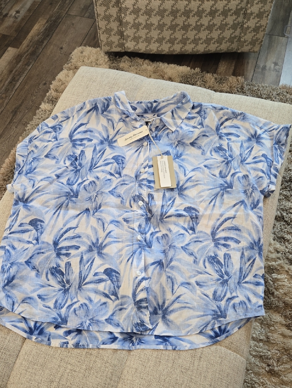 NWT Tommy Bahama Linen Top And Shorts Set - Picture 2 of 14